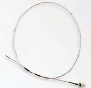 YS-T500超高溫光纖光柵溫度傳感器可進(jìn)行高達(dá)1000℃的超高溫測(cè)量，既可作為單點(diǎn)傳感器，也可以通過復(fù)用形成多點(diǎn)測(cè)溫傳感器陣列。該款溫度傳感器多運(yùn)用于航空航天高溫部件的溫度準(zhǔn)分布式測(cè)量，也可以用于工業(yè)高溫介質(zhì)爐等方面的高溫監(jiān)測(cè)。具有尺寸小，可彎曲，易于被測(cè)物緊密貼合；可復(fù)用程度高，引線簡(jiǎn)單；測(cè)溫點(diǎn)數(shù)、測(cè)溫間距等可靈活定制；超寬溫度測(cè)量范圍等特點(diǎn)。
